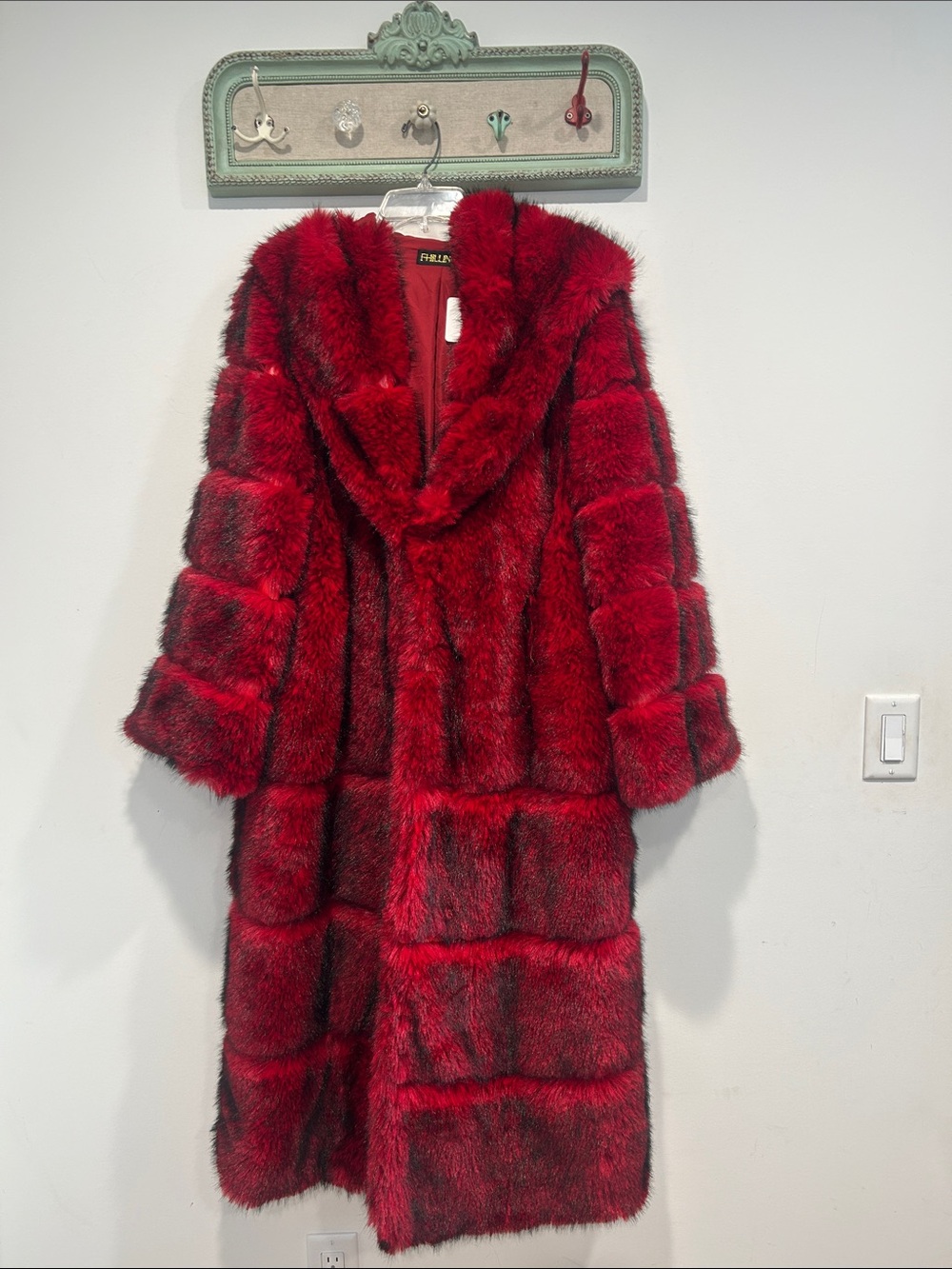 FHILLINUO Plush Red black luxe fashion faux Fur Long Coat hooded Women large new